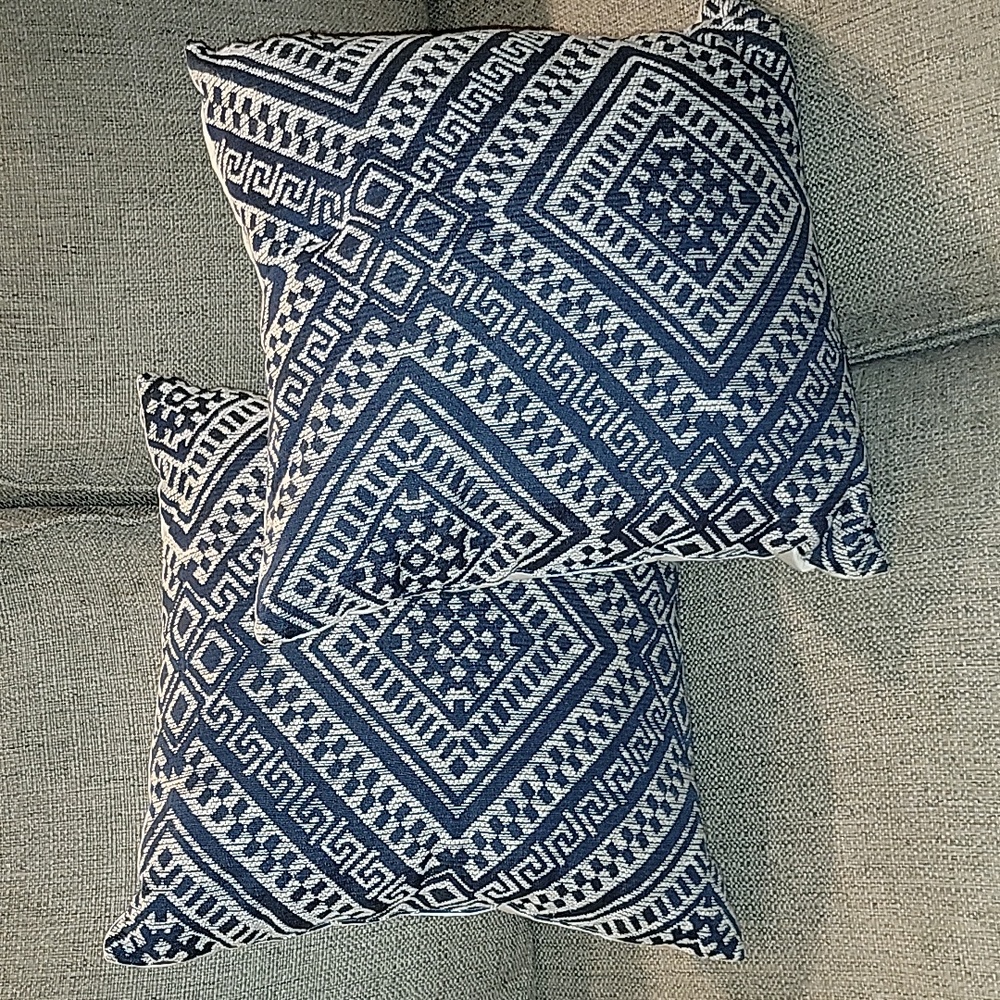 18x18 Throw Pillows (set of 2) Navy Blue and Cream